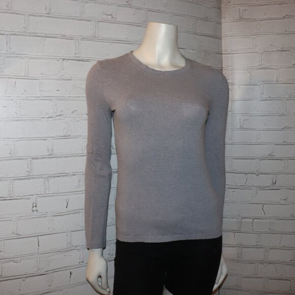 🌫️👚 Zenana Gray Long Sleeve Tee · Size M · Soft & Versatile - Picture 3 of 5